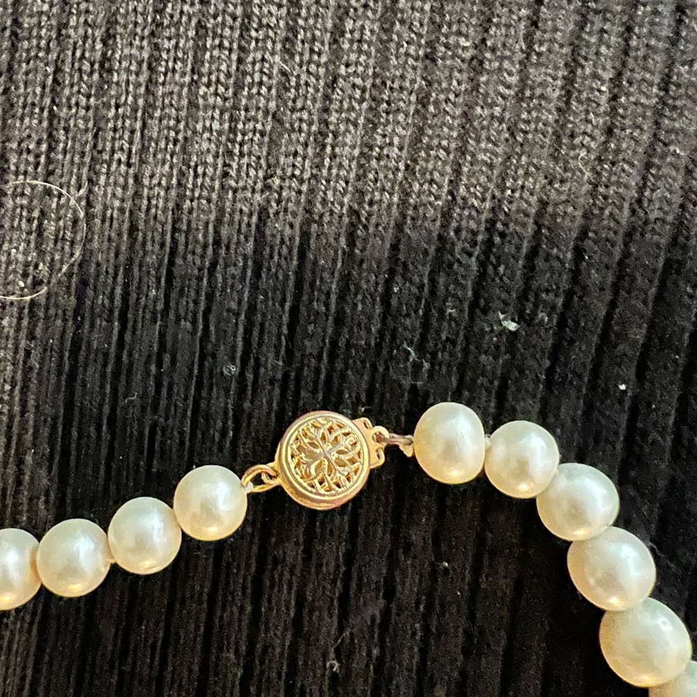 Fake Pearl Necklace